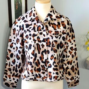 TRANSITIONS 100% silk Animal print..long sleeves,  pockets. SIZE, MP